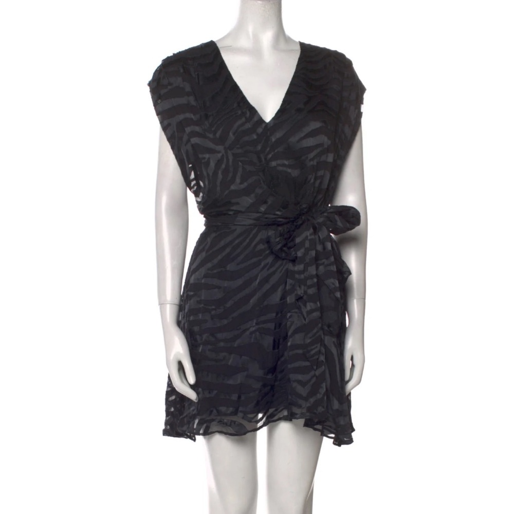 Alice and Olivia A+O Essie black tiger print sleeveless dress Size 0